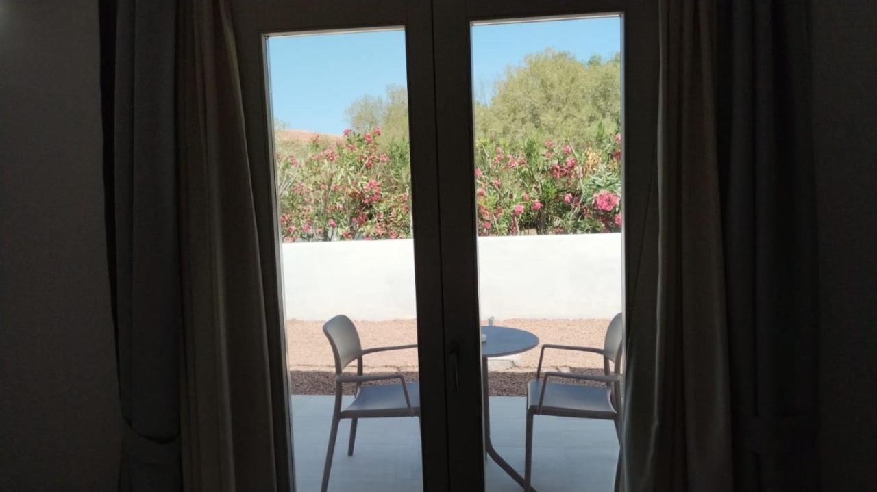 Villa Est سان تيودورو المظهر الخارجي الصورة